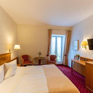 Standard Zimmer mit Kingsize-Bett
